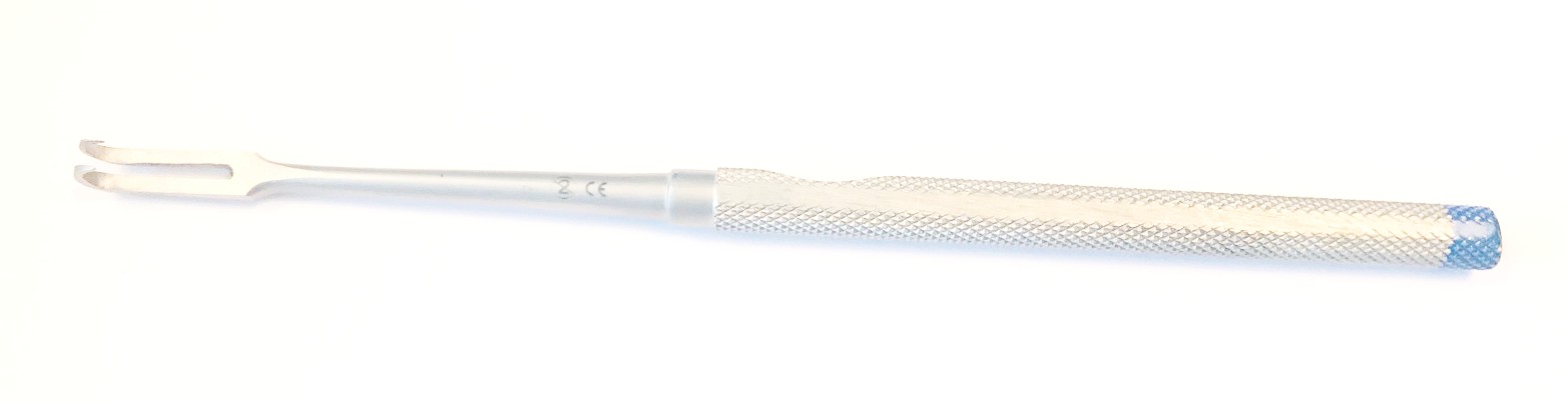 Retractor, 2 dientes, afilado, pequeño, curvo, 16,5 cm